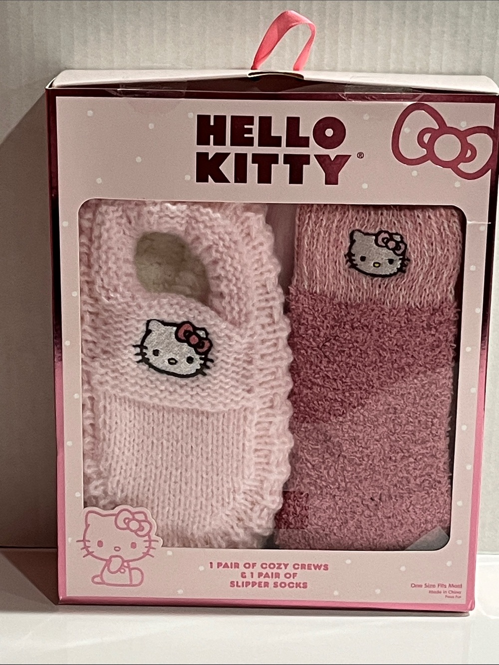NWT Hello Kitty 2‑Piece Sock/Slipper Set